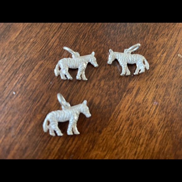 These are genuine silver pendants made in our 80 year old store - Picture 13 of 14